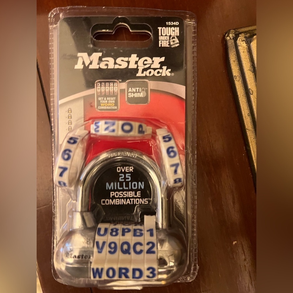 MASTER LOCK "WORD" COMBO COMBINATION PADLOCK #1534D ~ White & Blue